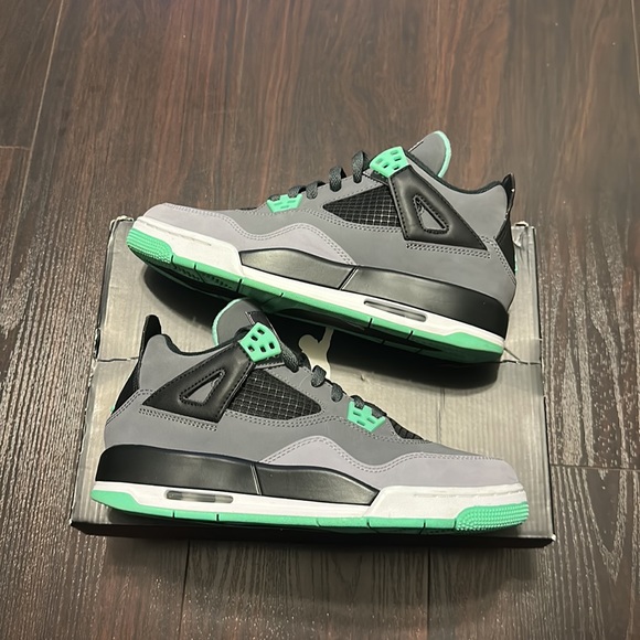 Air Jordan 4 Retro “Green Glow” - Picture 2 of 8